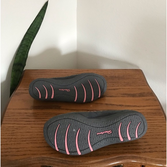 Skechers Memory Foam Woman’s Shoes - Picture 7 of 7